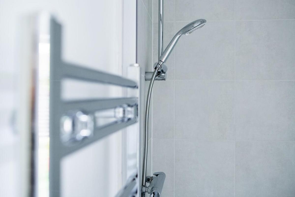 New Snug Doubleensuite In Central フォレスト・ロー エクステリア 写真