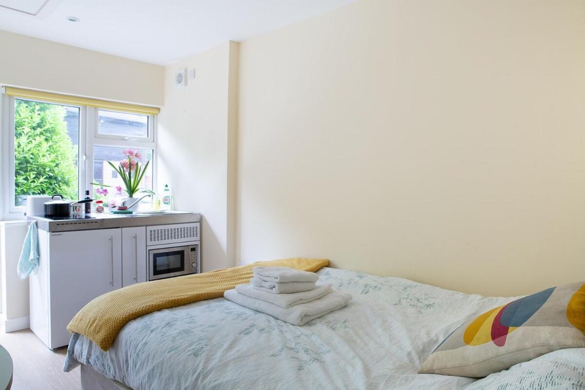 New Snug Doubleensuite In Central フォレスト・ロー エクステリア 写真